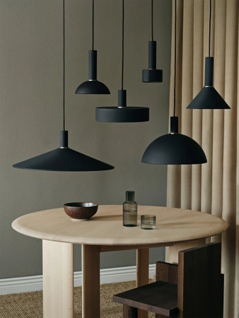 Lampa wisząca abażur Disc Shade czarna ferm LIVING