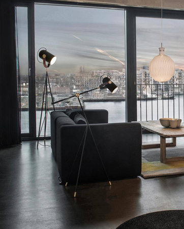 Lampa podłogowa Carronade czarna Le Klint