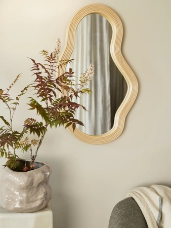 Lustro Pond w ramie rattanowej ferm LIVING