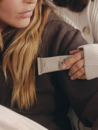 Nawilżający krem do rąk Santal Salt & Stone