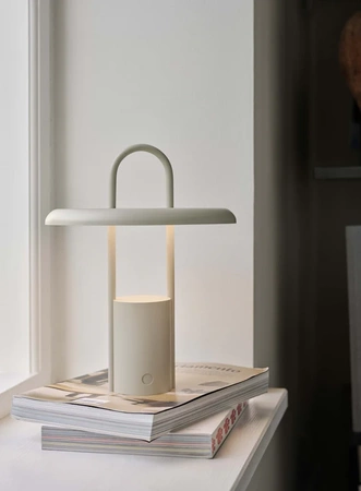 Lampa LED Pier piaskowa Stelton