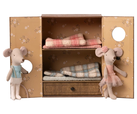 Myszki baletowe w studiu tanecznym, mała siostra i brat Maileg