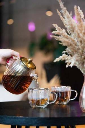 Zaparzacz do herbaty 1000 ml Tulip złoty mat Vialli Design