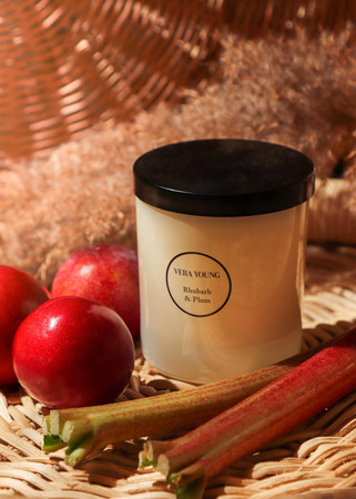 Świeca sojowa Plum & Rhubarb Vera Young