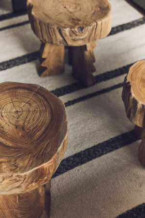 Stołek Arched drewniany Hk living