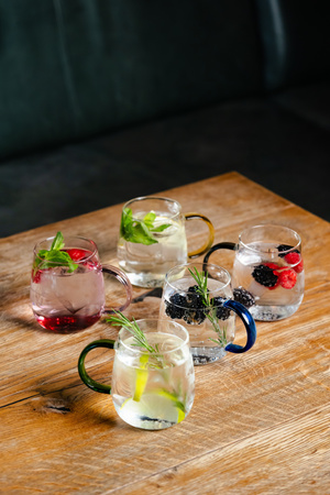 Komplet 2 szklanek z zielonym uchem 400 ml Bolla Vialli Design