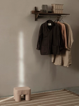 Stołek Podo różowy ferm LIVING