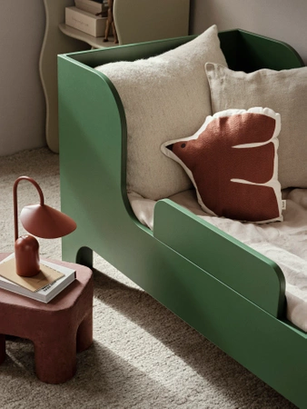 Łóżko Sill Junior Bed zielone ferm LIVING
