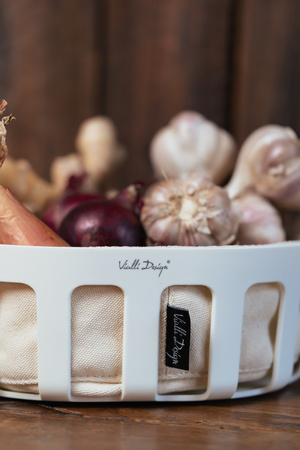 Koszyk na pieczywo z bawełnianym wkładem Livio biały Vialli Design