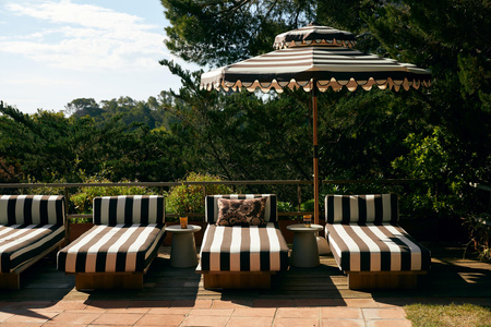 Parasol w paski, stracciatella Hk living