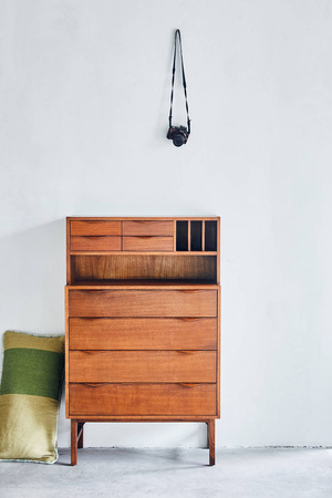 Komoda drewniana SECRETAIRY brązowa HK Living