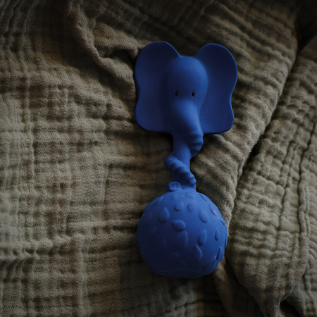 Gryzak zabawka z naturalnego kauczuku z grzechotką słonik Matruba