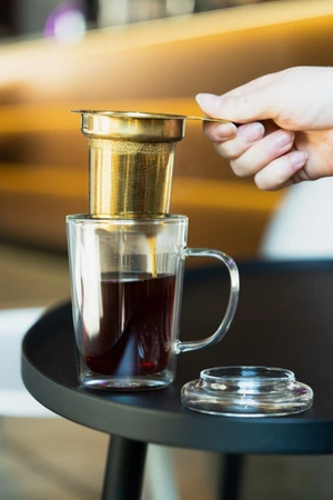 Szklanka z podwójną ścianką z zaparzaczem Amo 300 ml Vialli Design