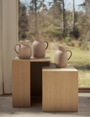 Dzbanek termiczny do kawy brzoskwiniowy Amphora Stelton