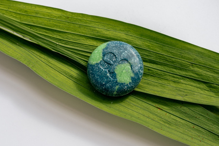 Ekologiczny szampon i kostka myjąca do ciała 2w1 ~ PLANETA Soap for globe
