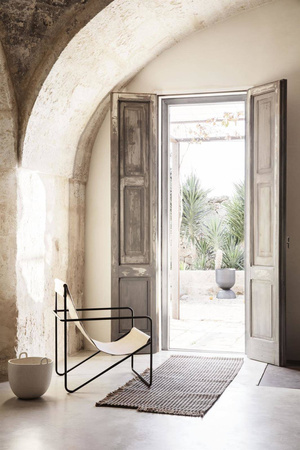 Krzesło Desert kaszmirowa rama cashmere ferm LIVING