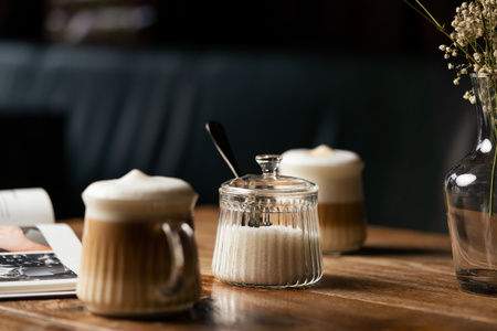 Cukiernica szklana z pokrywką 250 ml Mia Vialli Design