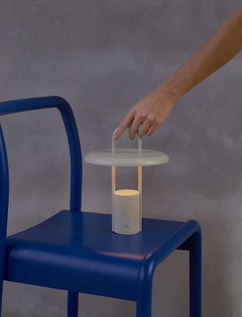 Lampa LED Pier piaskowa Stelton