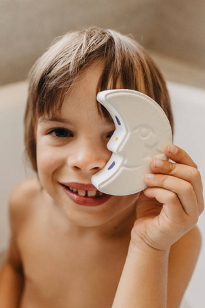 Księżyc do kąpieli tworzący kolorowy wir Mini U