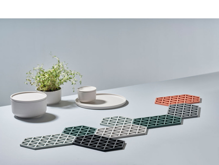 Podkładka pod naczynia Hexagon 24 cm czarna ZONE DENMARK