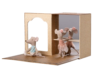 Myszki baletowe w studiu tanecznym, mała siostra i brat Maileg